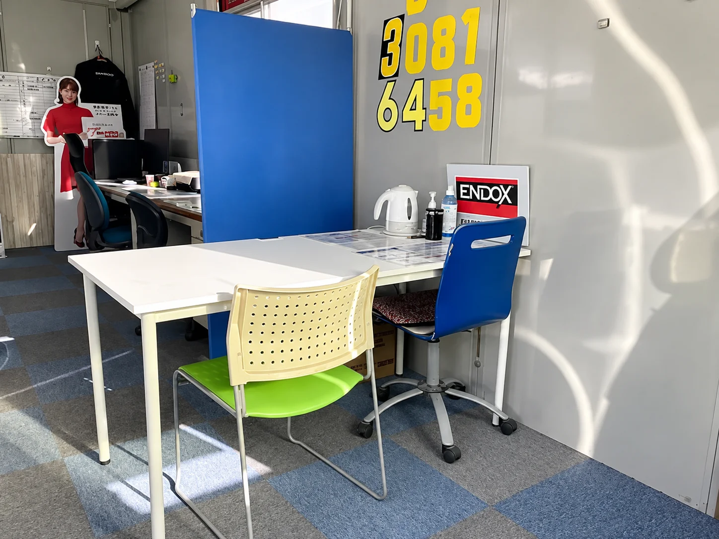 店内の商談スペース